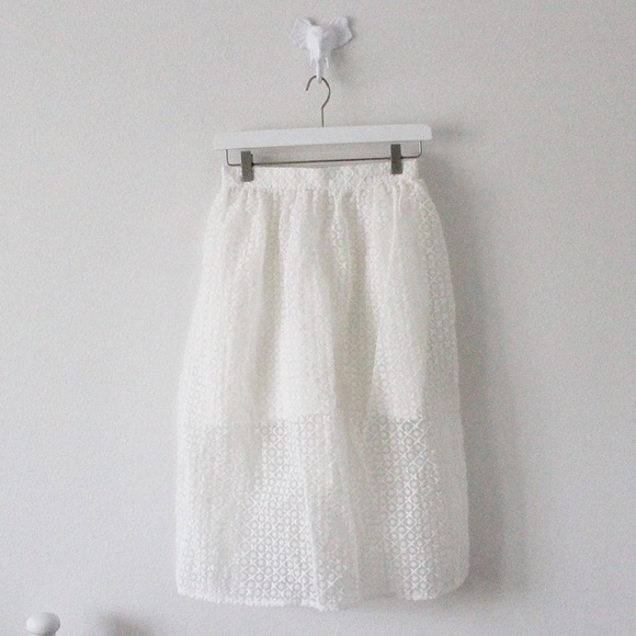 Topshop Dresses & Skirts - TOPSHOP Floral Embroidered Layered White Lace Skirt